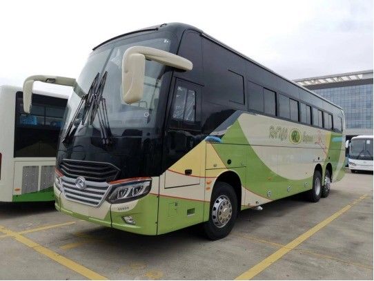 Автобус FAST с ручной коробкой передач с безтрубной шиной 315/80R22.5 и роскошным интерьером