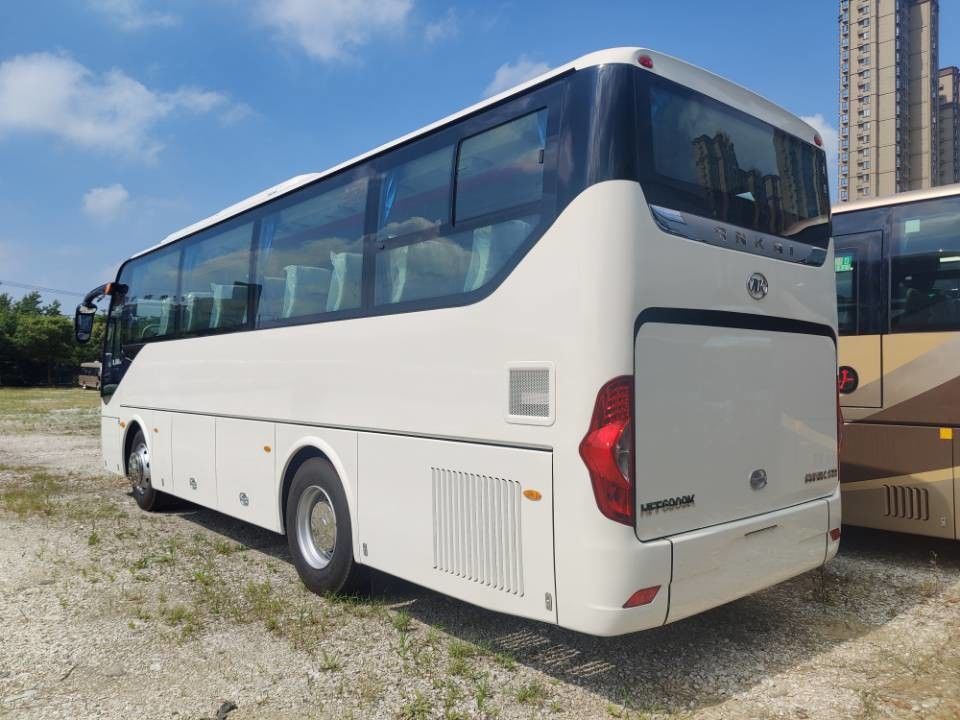 5.5T Передняя ось Дизель Подержанный 50 мест Luxury Coach Bus Пассажирский Подержанный Автобус Coach