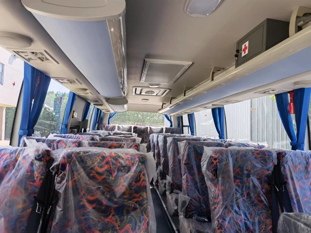 Потребность клиента 2022 Автобус с ручной коробкой передач Luxury Coach с 32 местами и столами