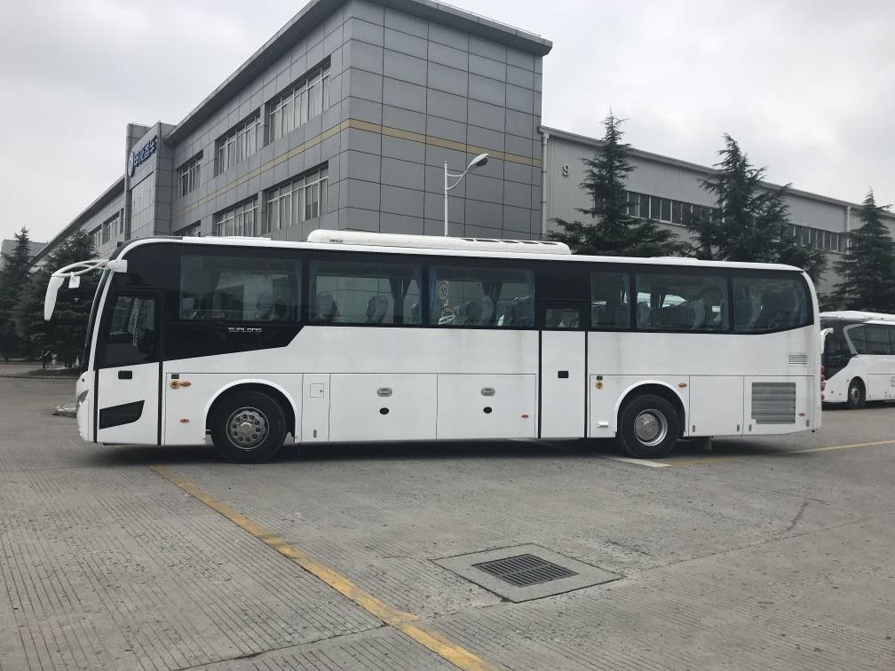 12000*2550*3830 мм Подержанный автобус-коляска Роскошный RHD автобус с 39 местами и номинальной скоростью 2200 оборотов в минуту