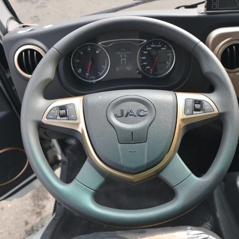 Камминз использовал холодильные грузовики для транспортировки замороженного мяса и куриных овощей