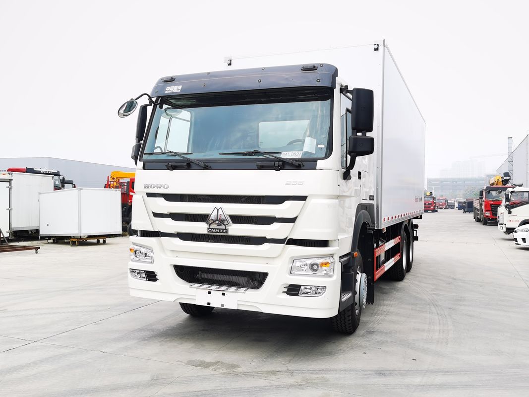 Минус 18-20 градусов по Цельсию диапазон температуры Sinotruk HOWO 6x4 холодильный фургон