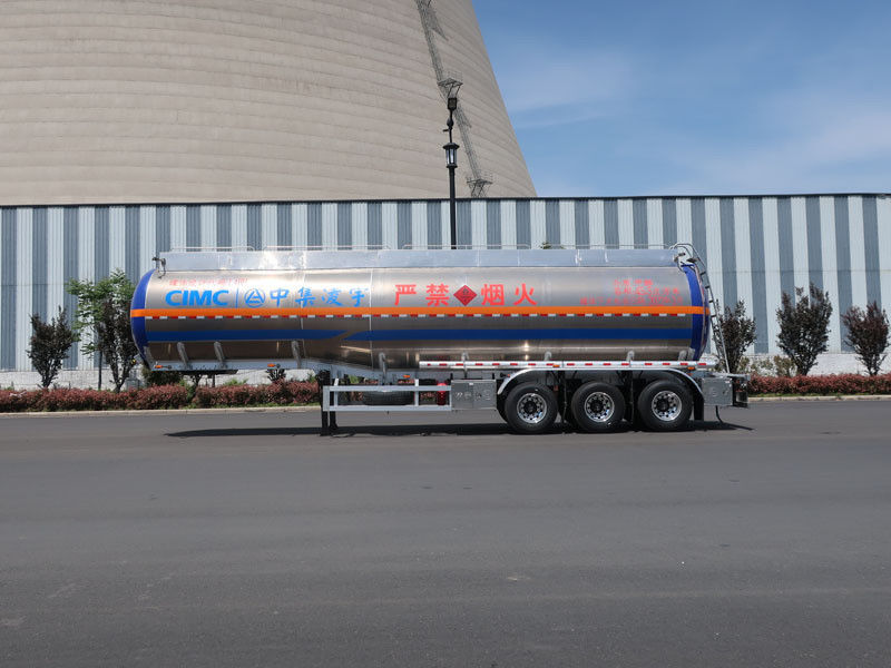 Изоляция 45,5m3 3 оси Горячий жидкий полуприцеп для транспортного средства для транспортировки жидкости