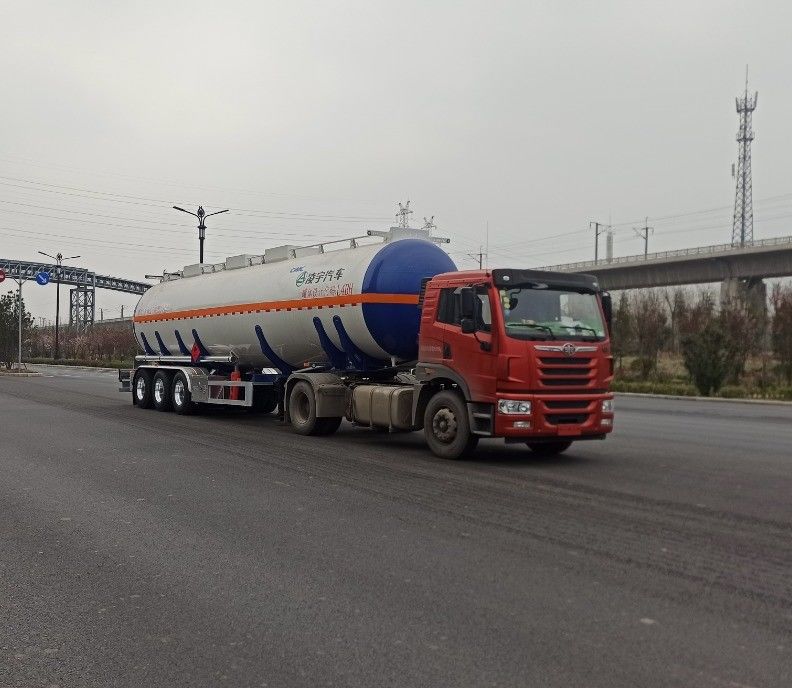 CIMC LINYU 48000 50000Liter топливный бак трейлер 3 оси 48m3 Алюминиевого сплава полуприцеп
