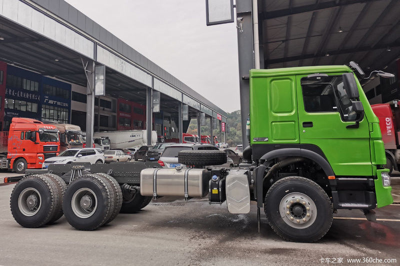 Обычное сиденье водителя Sinotruk Howo 371 Hp Euro 2 Ручной 6X4 Дизельный двигатель голова грузовика