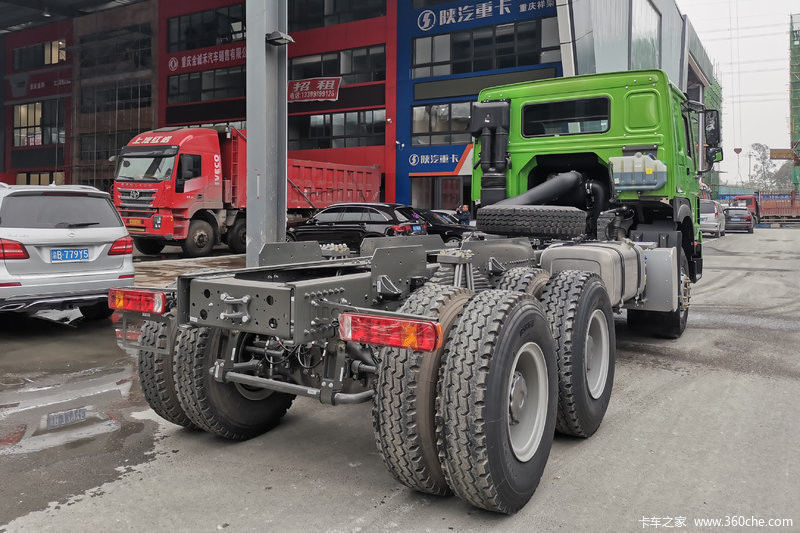 Обычное сиденье водителя Sinotruk Howo 371 Hp Euro 2 Ручной 6X4 Дизельный двигатель голова грузовика