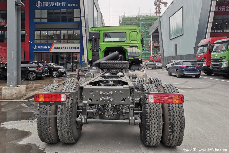 Обычное сиденье водителя Sinotruk Howo 371 Hp Euro 2 Ручной 6X4 Дизельный двигатель голова грузовика