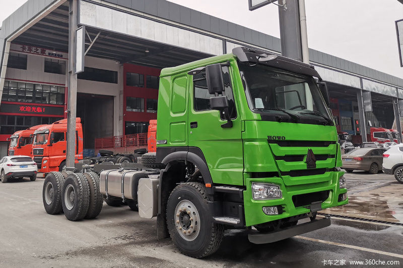 Обычное сиденье водителя Sinotruk Howo 371 Hp Euro 2 Ручной 6X4 Дизельный двигатель голова грузовика